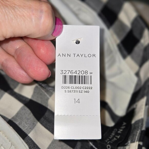 Ann Taylor The Crop In Curvy Size 14 Mid Rise Checkered Black White NWT - Picture 7 of 12
